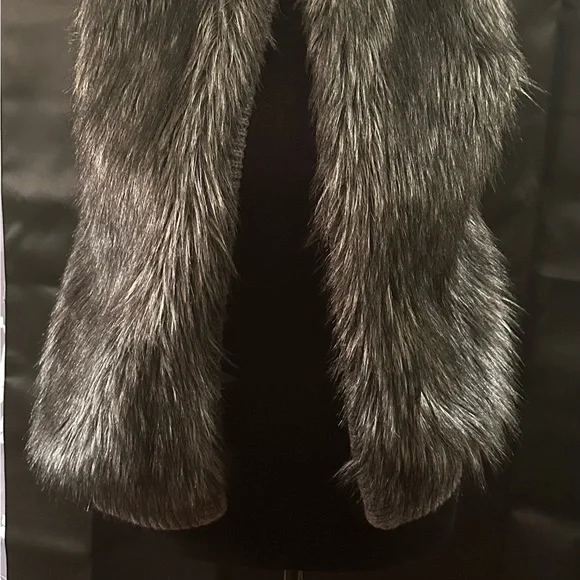 Michael Kors Sliver & Grey Faux Coyote Fur Vest - Picture 2 of 12